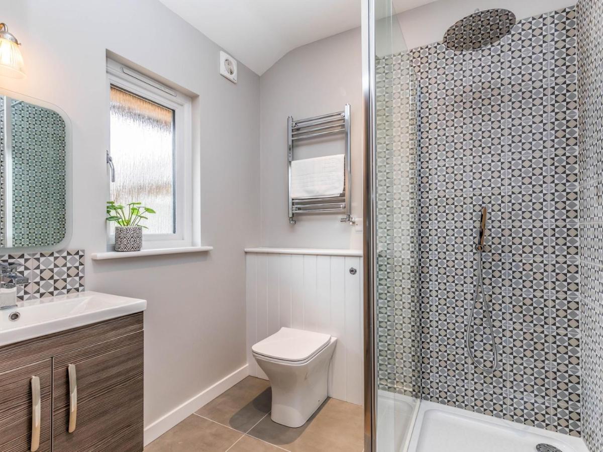Pass The Keys Delightful 1 Bed Lodge In South Downs Village Чичестър Екстериор снимка